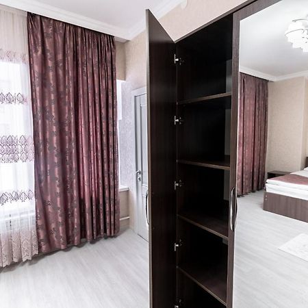 Mixx Hotel Karakol Esterno foto