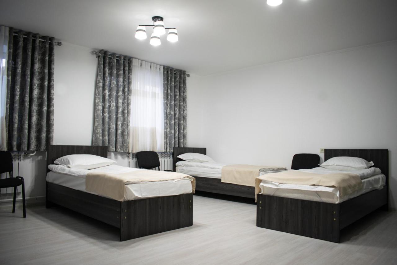 Mixx Hotel Karakol Esterno foto