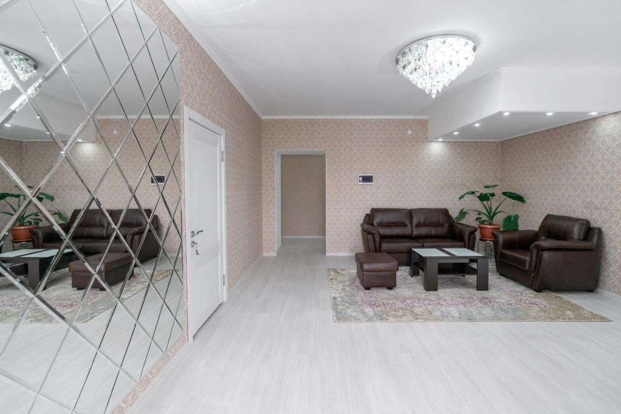 Mixx Hotel Karakol Esterno foto