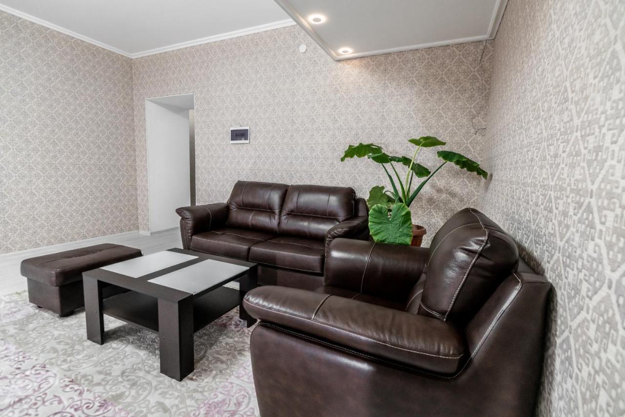 Mixx Hotel Karakol Esterno foto