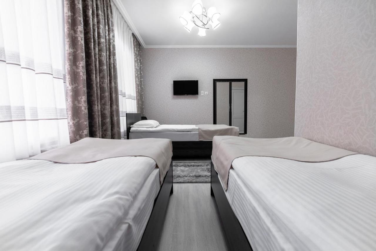 Mixx Hotel Karakol Esterno foto