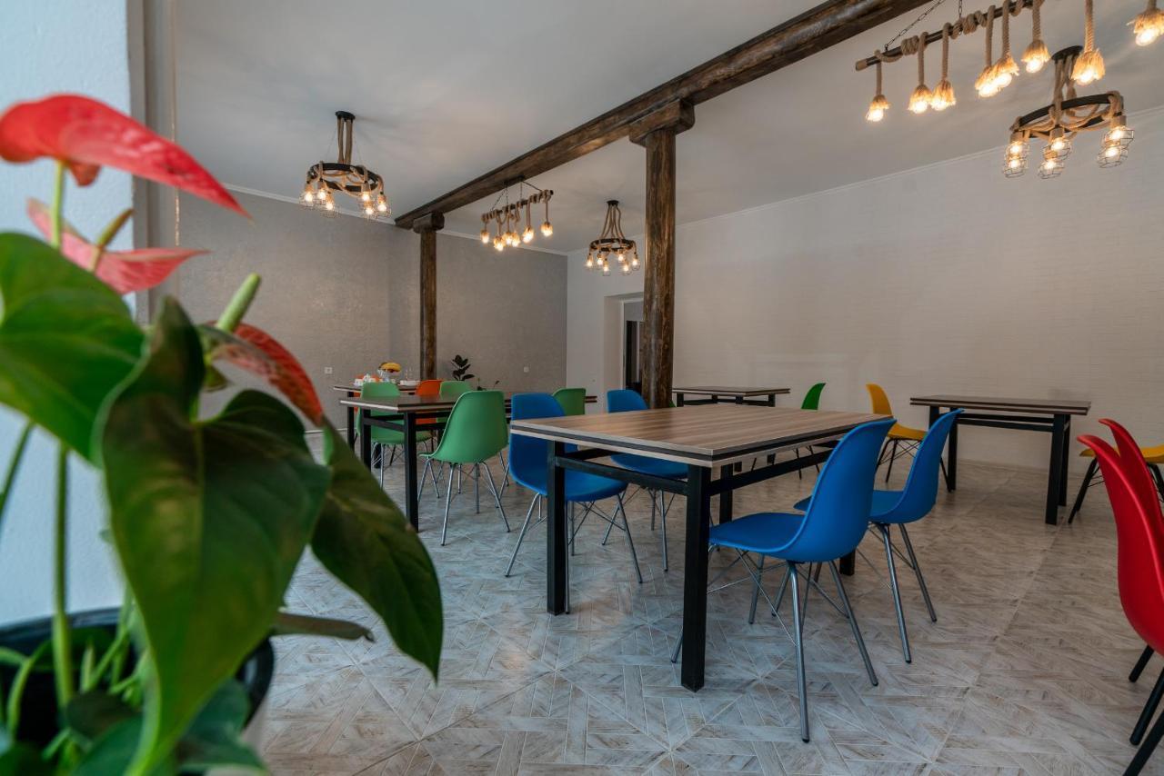 Mixx Hotel Karakol Esterno foto