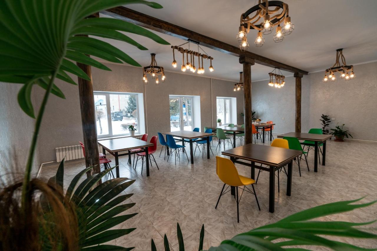 Mixx Hotel Karakol Esterno foto