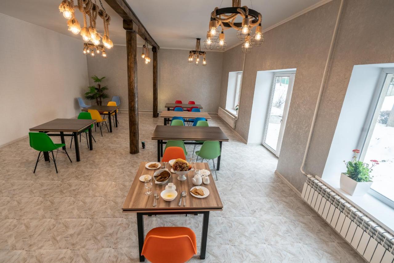 Mixx Hotel Karakol Esterno foto